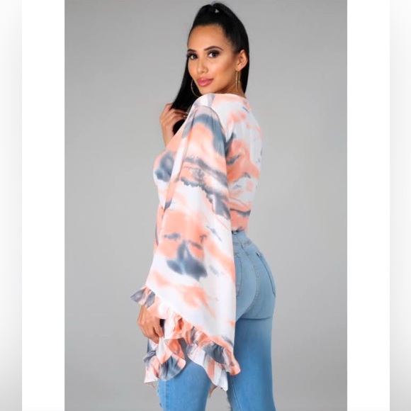 NWT Beautiful Flowing Arms Blouse Size Large - Picture 2 of 6